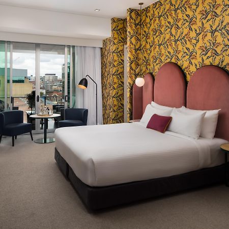 Ovolo The Valley Brisbane Exteriör bild A room at the hotel