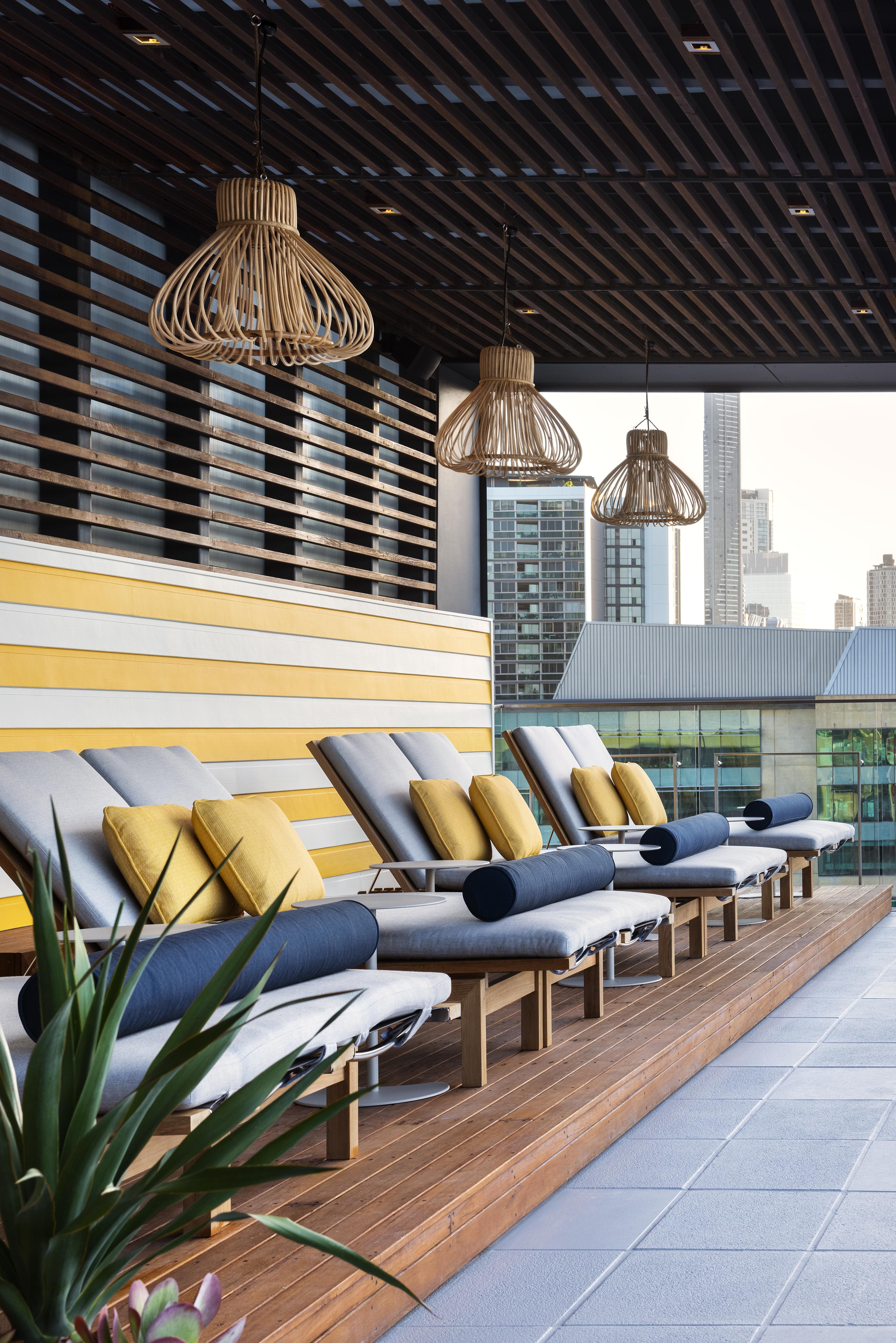 Ovolo The Valley Brisbane Exteriör bild The rooftop pool at the Hotel Indigo Houston Downtown