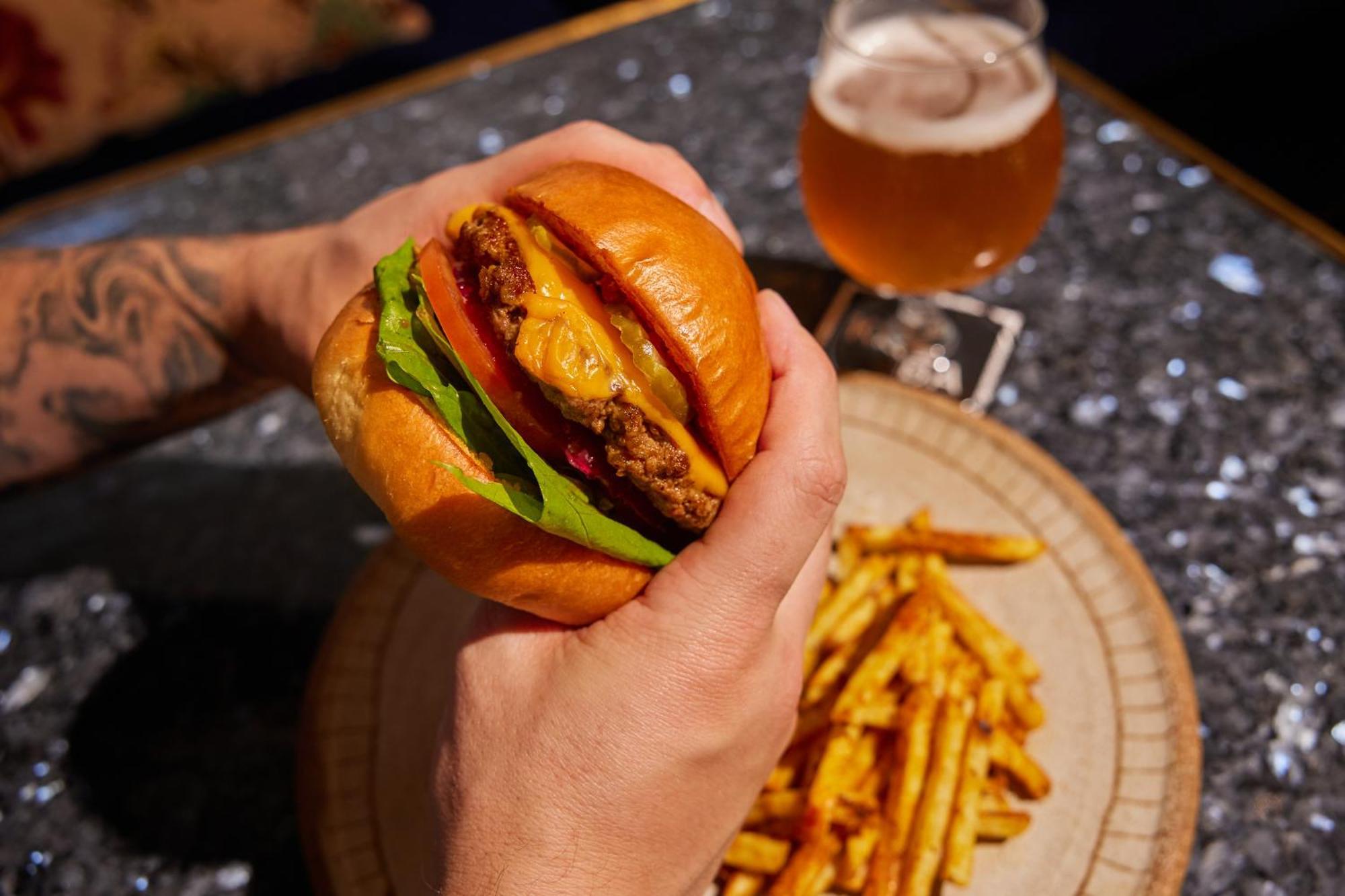 Ovolo The Valley Brisbane Exteriör bild A cheeseburger with fries