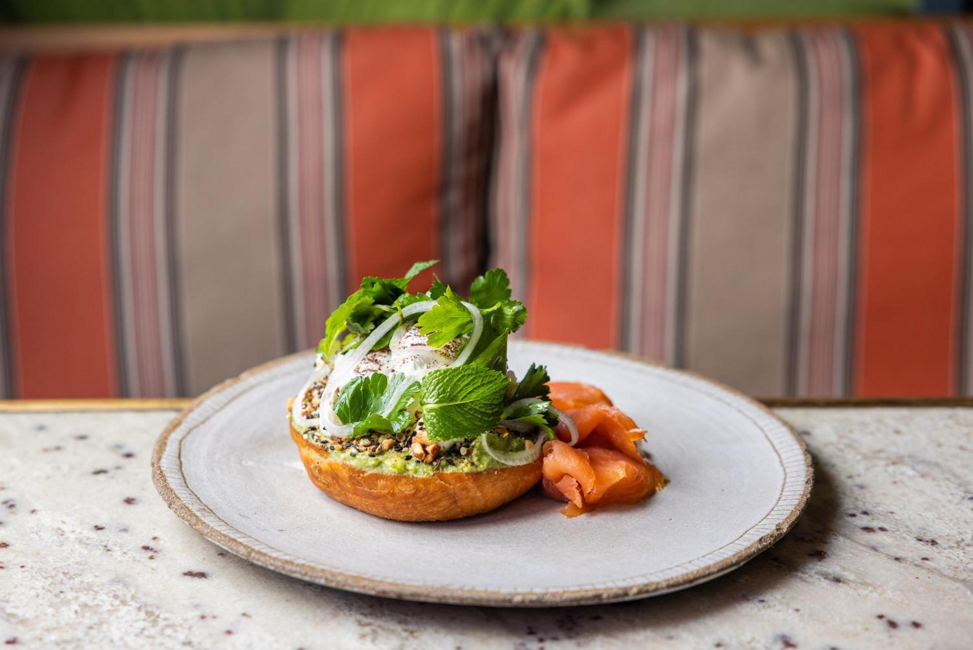 Ovolo The Valley Brisbane Exteriör bild Avocado and salmon bagel