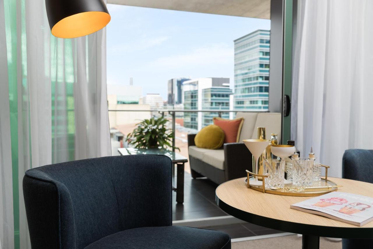 Ovolo The Valley Brisbane Exteriör bild A room at the hotel