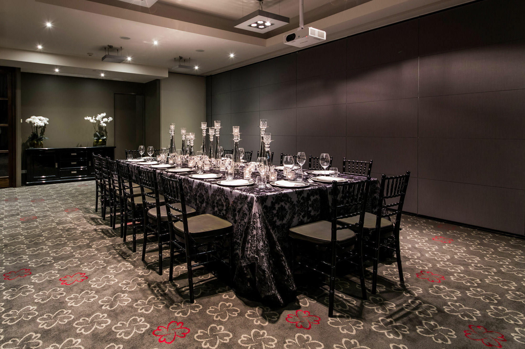 Ovolo The Valley Brisbane Exteriör bild The Boardroom